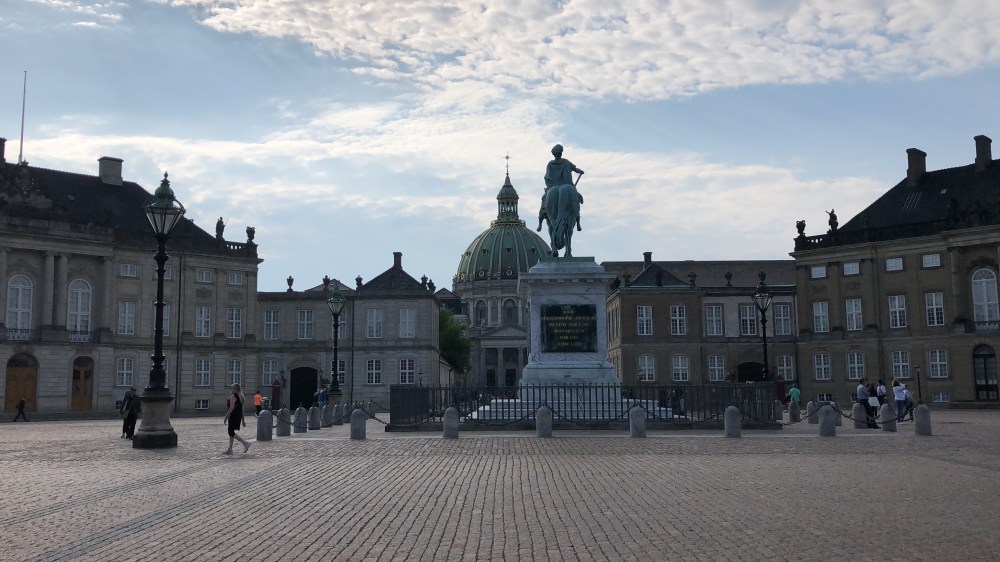 0BAFF64B-1276-47DB-B043-2197BEAF45D3