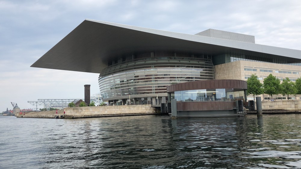 9DD125E1-BD40-42DD-BB6F-82909074F94D