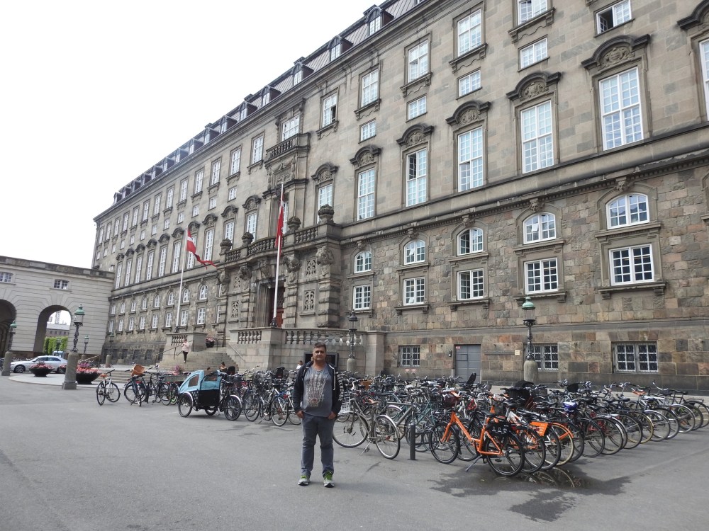 D708833B-9E5D-4FBA-9971-4CBAF74736D4