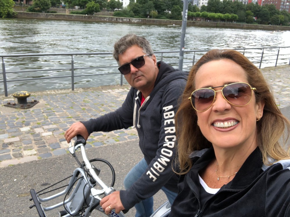 B4E1BE49-71A8-49BE-A66D-0030056DB679